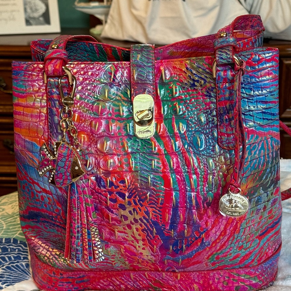 LIKE NEW BRAHMIN FIORA RAINBOW FISH